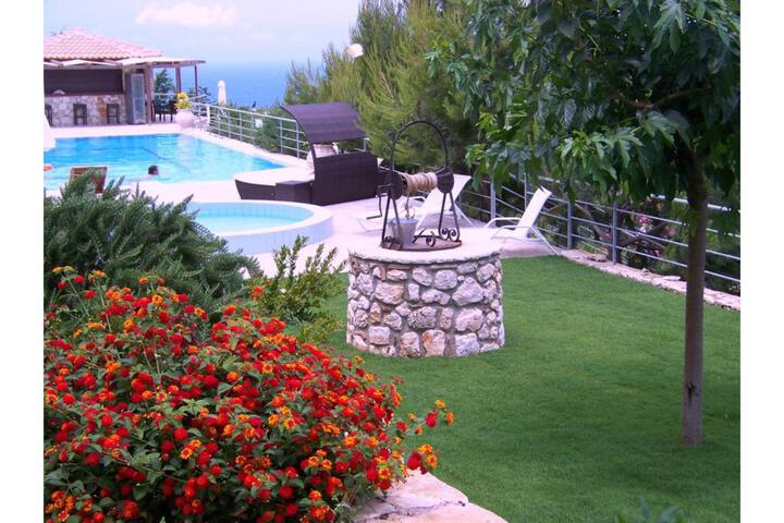 Lithies Studios & Apartments