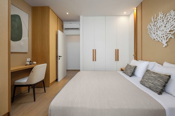 Room 28 of 62