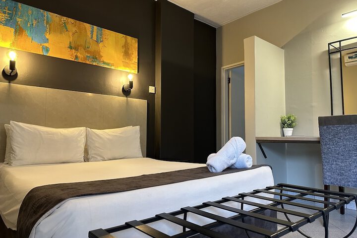 Room 3 of 38