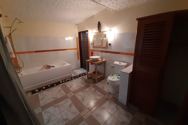 Room 19 of 33