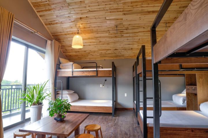 Room 4 of 32