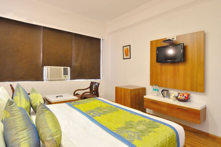 Room 16 of 36