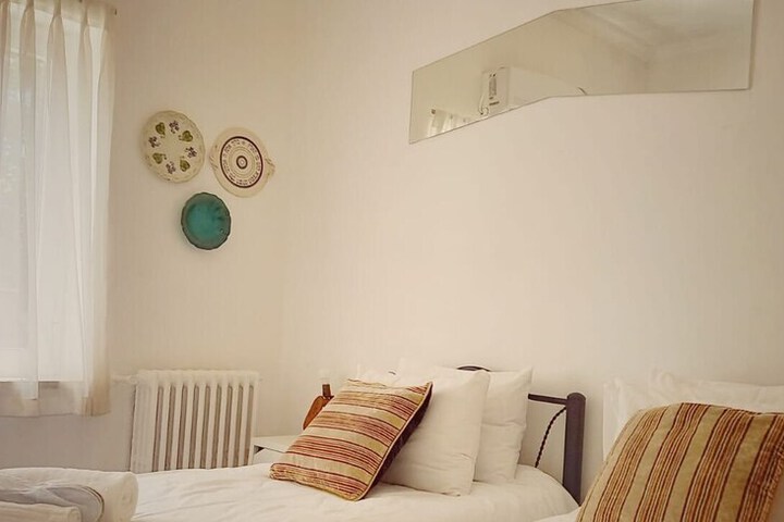 Room 73 of 166