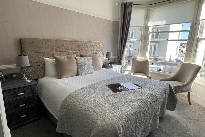 Room 5 of 60
