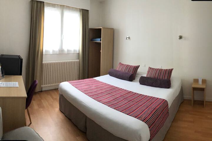 Room 10 of 43