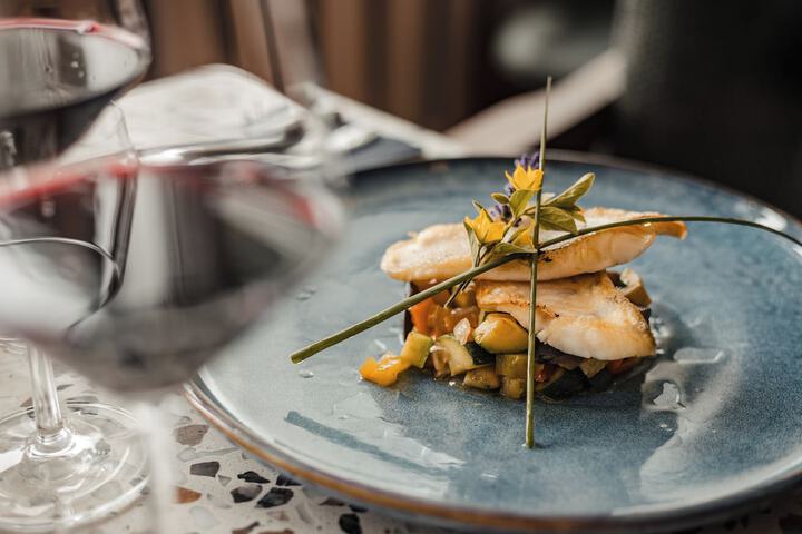 Dining 60 of 75