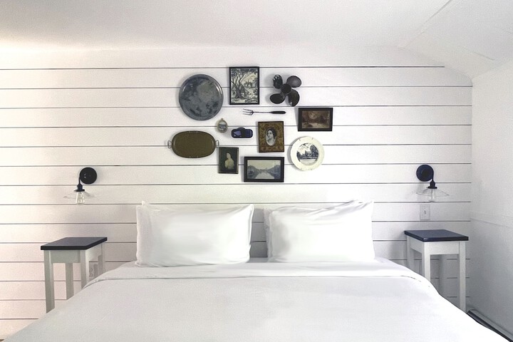 Room 6 of 32