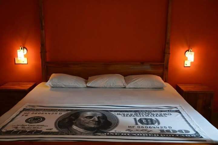 Room 10 of 22