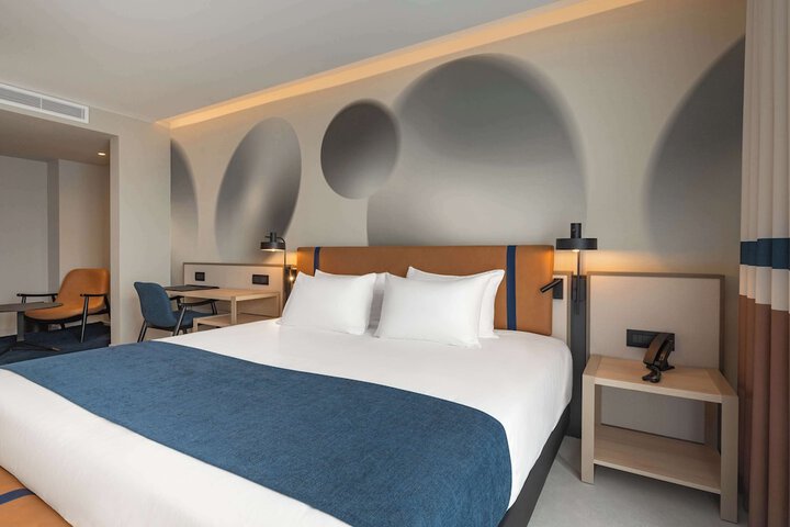Room 15 of 119