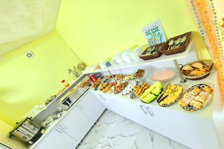 Breakfast/Coffee Service 74 of 102