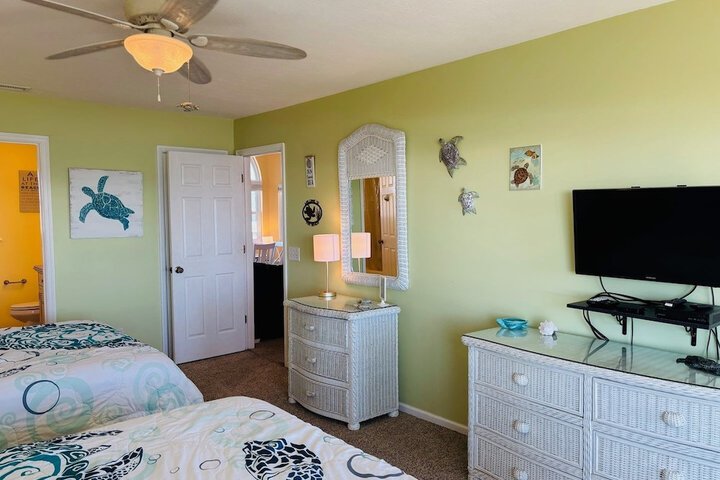 Room 13 of 66