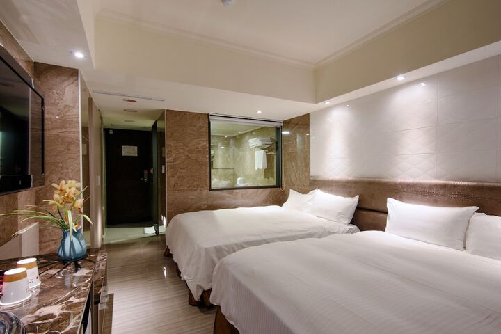 Room 9 of 39