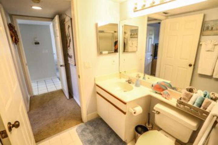 Room 6 of 24