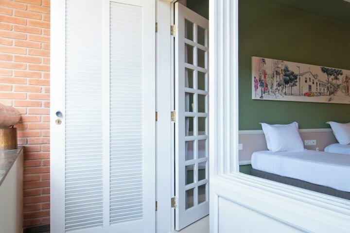 Room 15 of 125