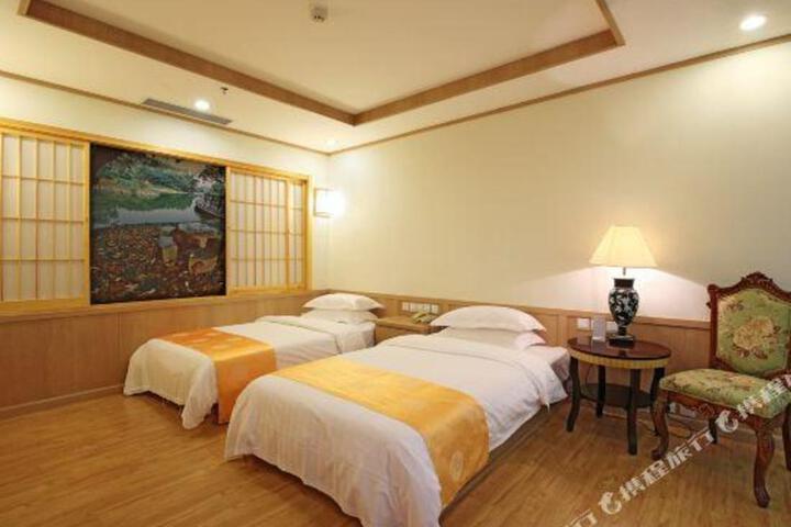 Image of Beijing Four Seasons Royal Garden International Hotel