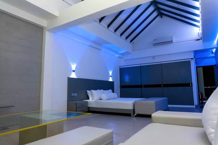 Room 2 of 30