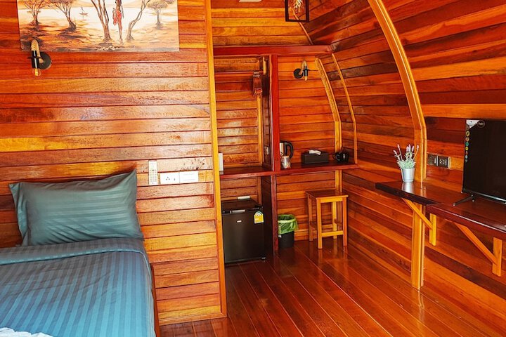 Room 8 of 50