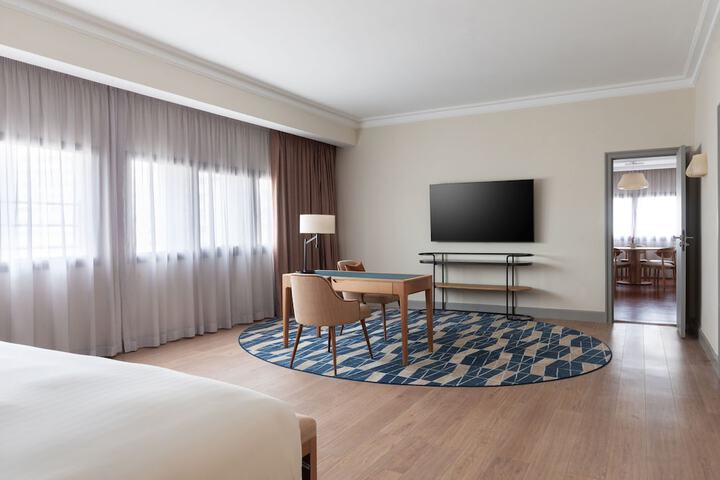 Room 15 of 124