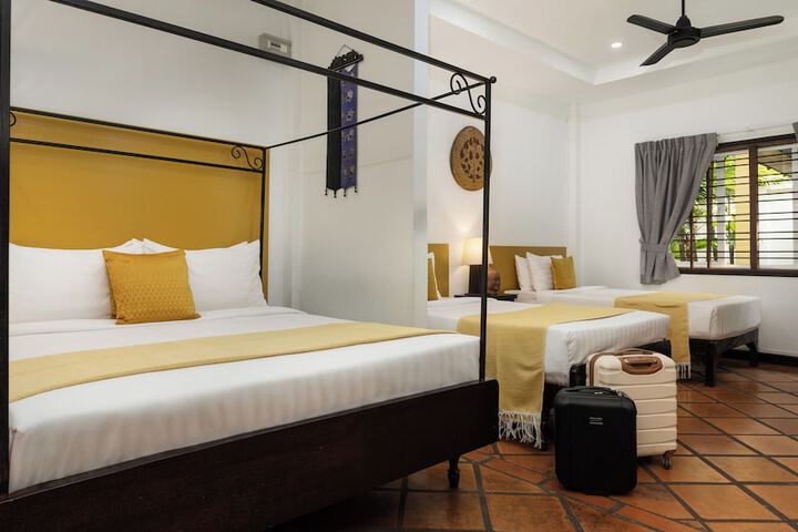 Room 25 of 127