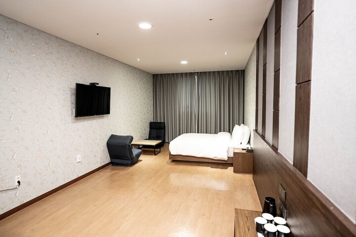 Room 18 of 54