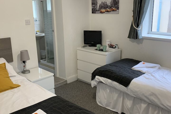 Room 7 of 27