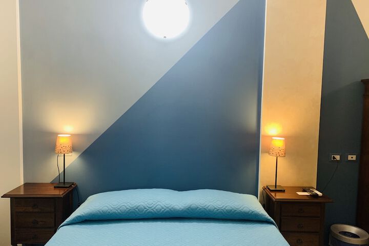 Room 17 of 40