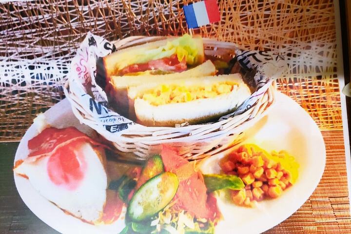 Dining Photos