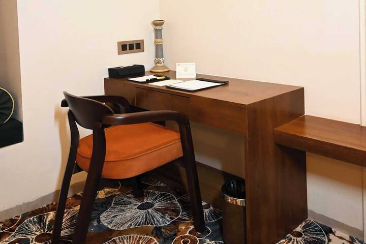 Room 25 of 53