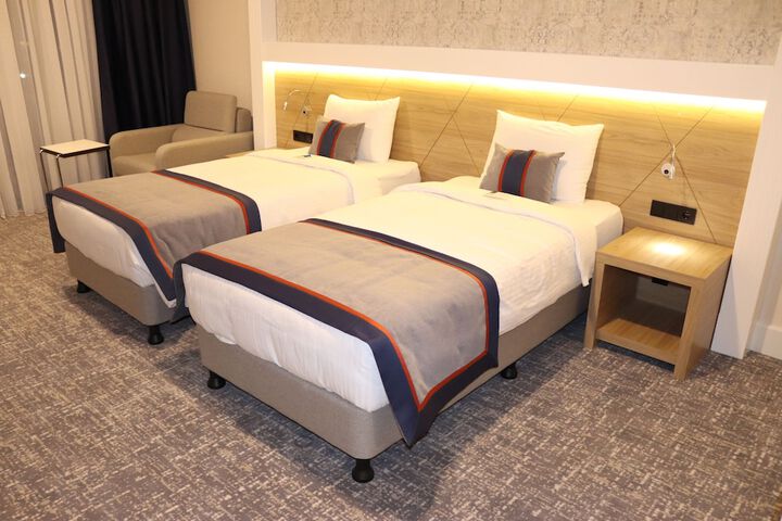 Room 4 of 59