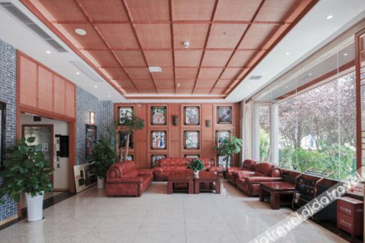 Hotel Interior 16 of 28