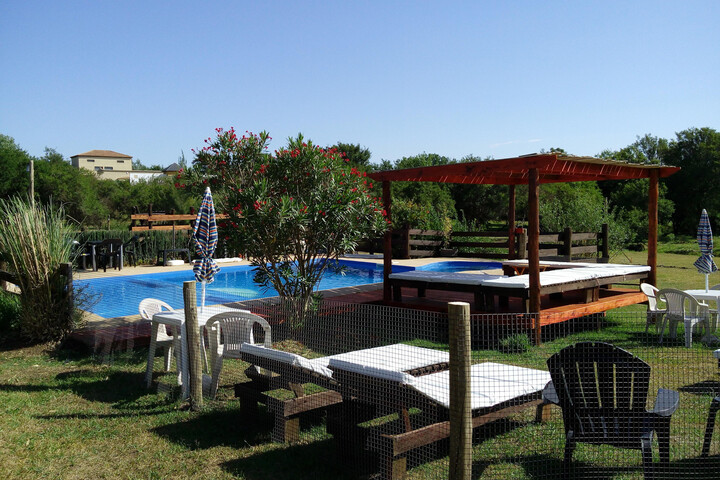 Pool 14 of 27