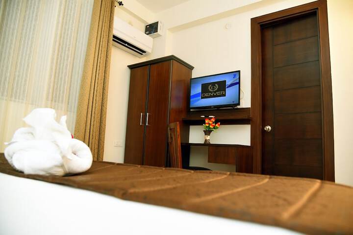 Room 30 of 97