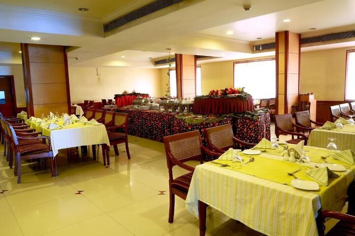Dining 5 of 8