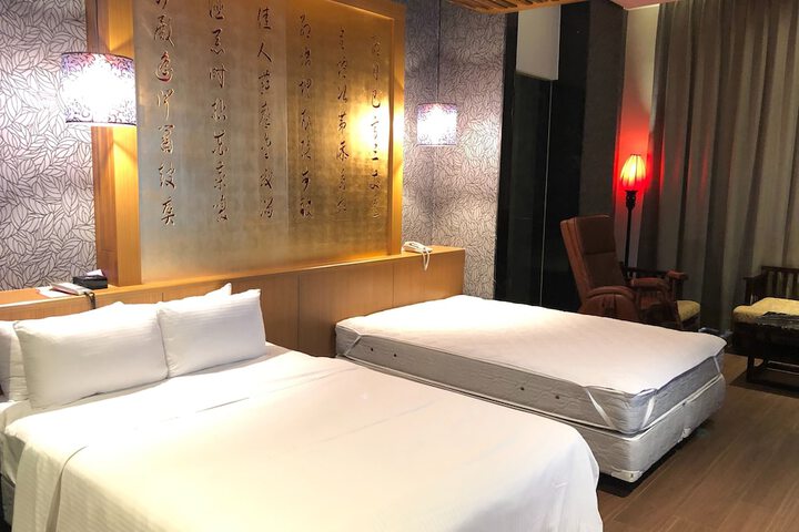 Room 21 of 49