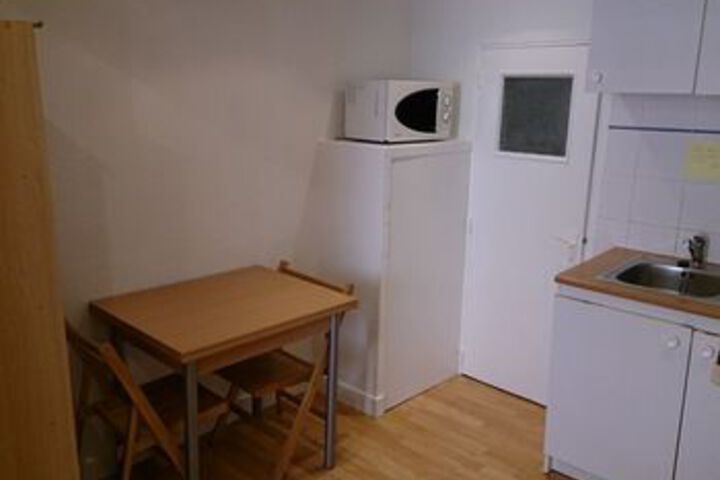 Room 4 of 5