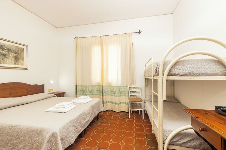 Room 13 of 72