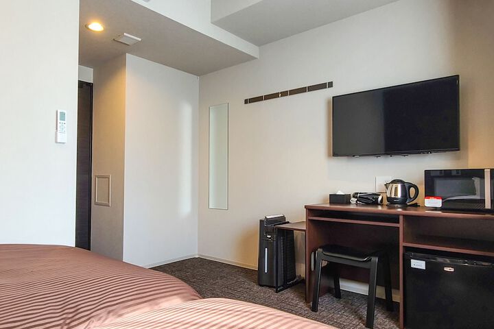 Room 7 of 19