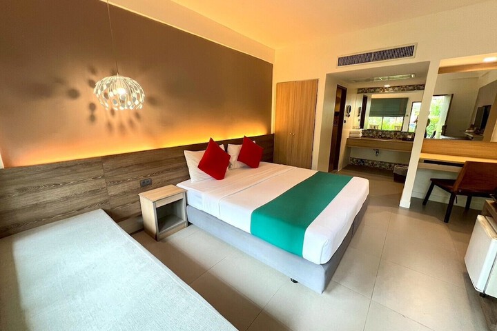 Room 27 of 100