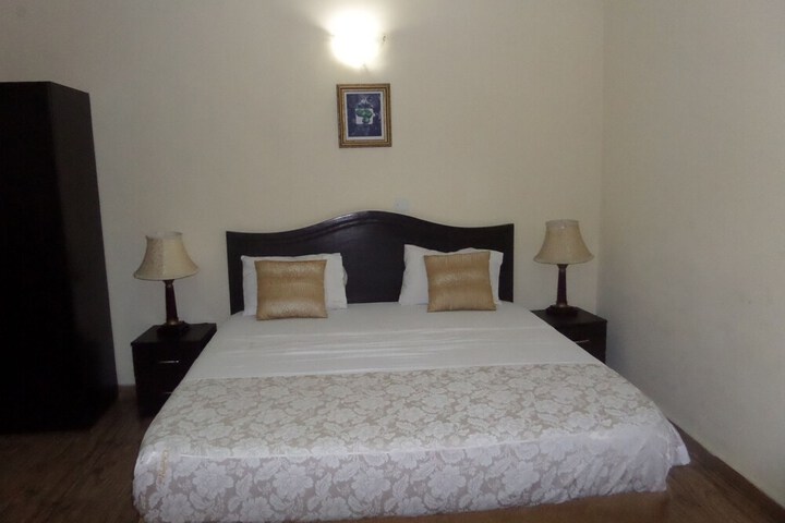 Room 16 of 26