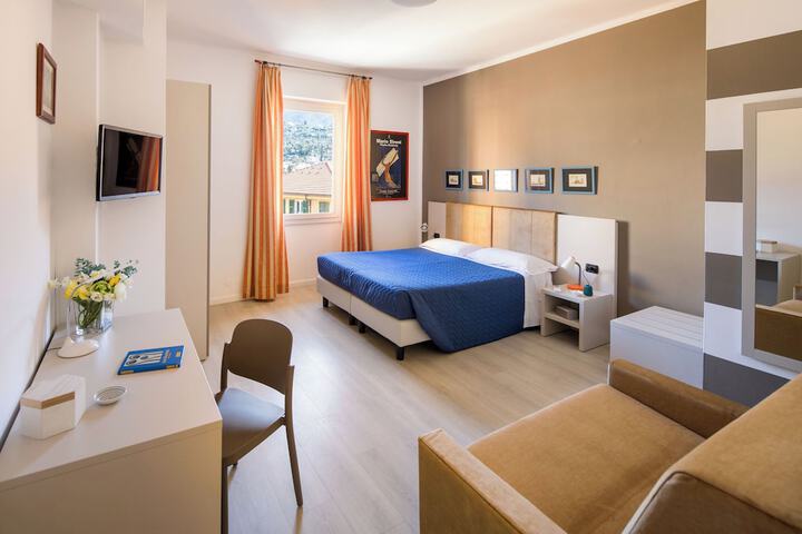 Room 15 of 35