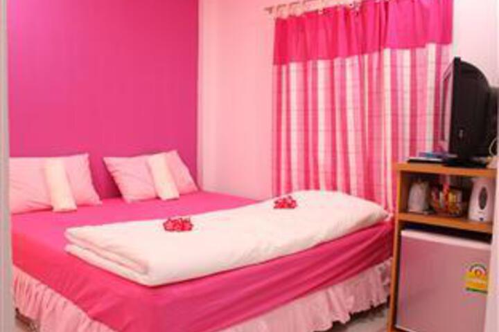 Room 4 of 5
