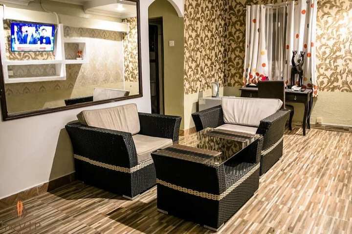 V.I.P. Hotel