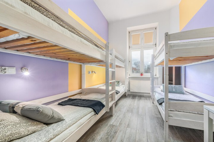 Room 44 of 76