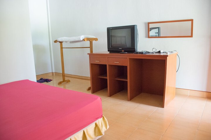 Room 8 of 34