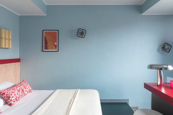 Room 37 of 83
