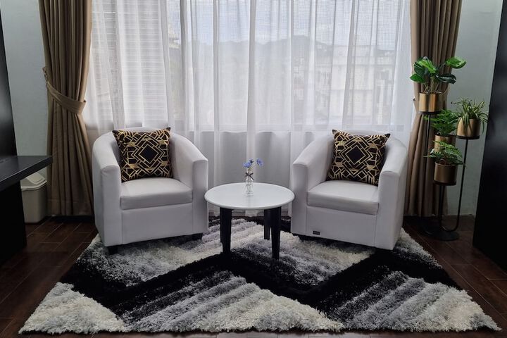 Room 33 of 50