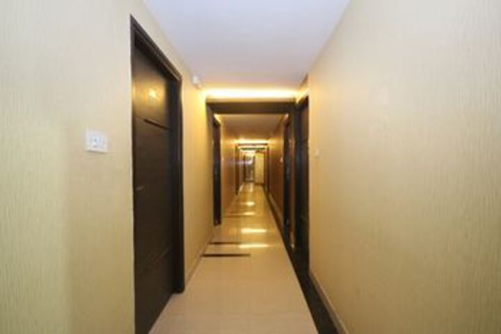 Ballroom/Hall 16 of 19