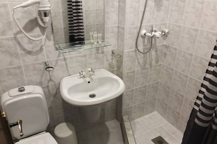 Room 12 of 41