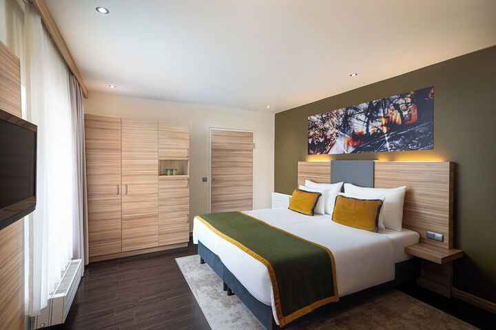 Room 11 of 31
