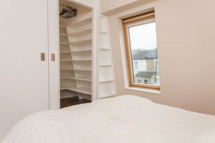 Room 13 of 28